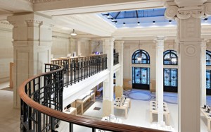Apple offline store in Paris - ShockBlast